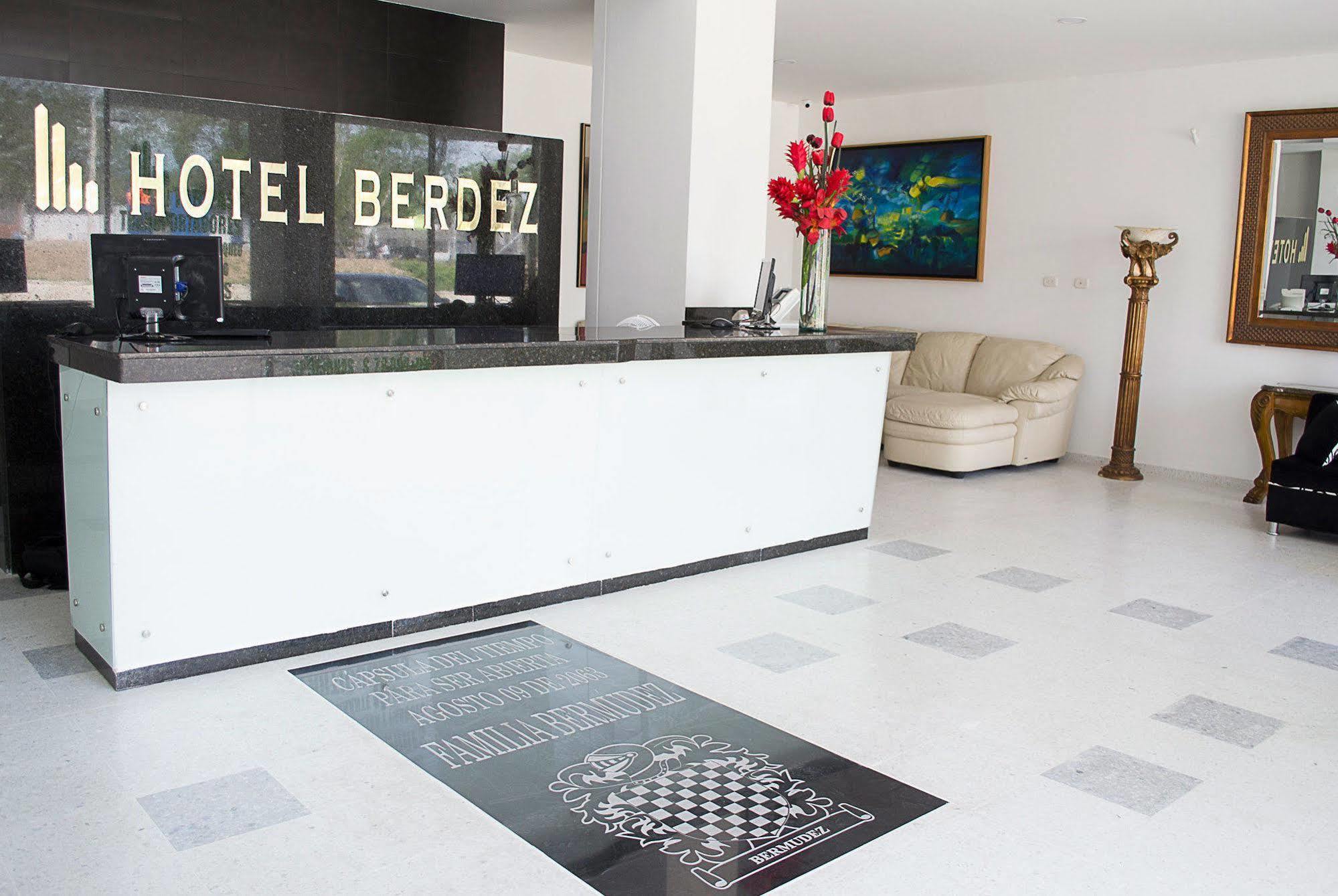 Hotel Berdez Neiva  Esterno foto